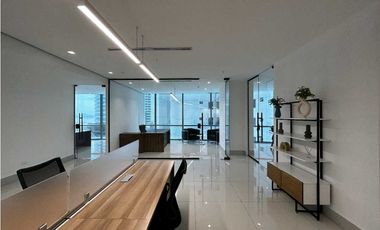 OFICINA EN COSTA DEL ESTE FINANCIAL PARK AMOBLADA CON DIVISIONES 122M2