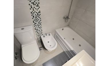 3 Ambientes al frente c/cochera