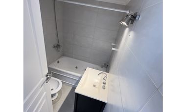 3 Ambientes al frente c/cochera