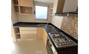 3 Ambientes al frente c/cochera