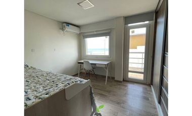 CASA Calle 48 Casi COSTANERA (3 PLANTAS)