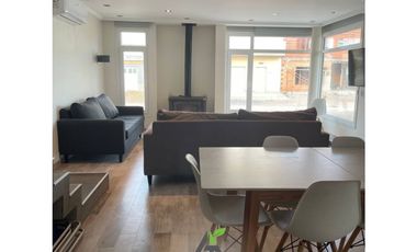 CASA Calle 48 Casi COSTANERA (3 PLANTAS)