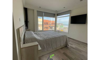 CASA Calle 48 Casi COSTANERA (3 PLANTAS)