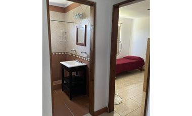 CASA amplia + 2 Dptos (Calle 35 e/30 y 32)