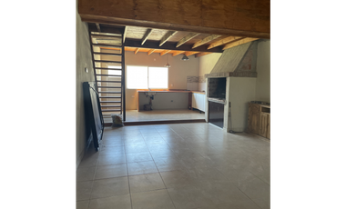 CASA amplia + 2 Dptos (Calle 35 e/30 y 32)