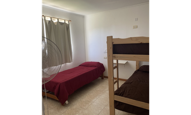 CASA amplia + 2 Dptos (Calle 35 e/30 y 32)