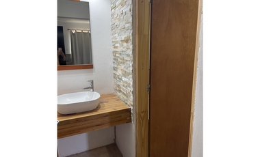 CASA amplia + 2 Dptos (Calle 35 e/30 y 32)