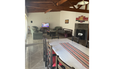 CASA amplia + 2 Dptos (Calle 35 e/30 y 32)