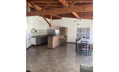 CASA amplia + 2 Dptos (Calle 35 e/30 y 32)