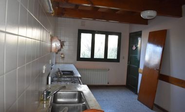 Casa + Dpto + Local  Calle 5 entre 24 y Av26