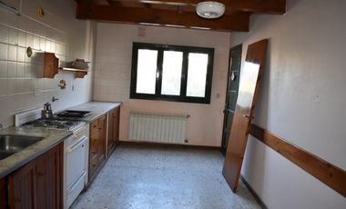 Casa + Dpto + Local  Calle 5 entre 24 y Av26