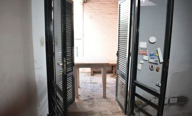 Casa + Dpto + Local  Calle 5 entre 24 y Av26