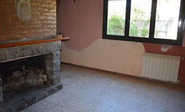 Casa + Dpto + Local  Calle 5 entre 24 y Av26