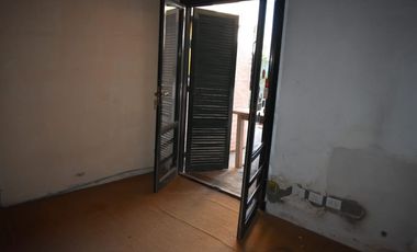 Casa + Dpto + Local  Calle 5 entre 24 y Av26