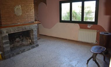 Casa + Dpto + Local  Calle 5 entre 24 y Av26