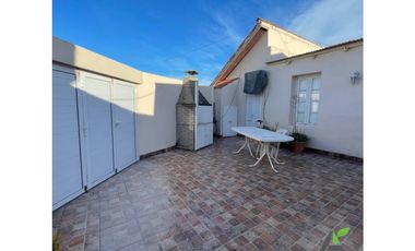 CASA CÉNTRICA FRENTE AL MAR (9 Chalet) COSTANERA esquina 11