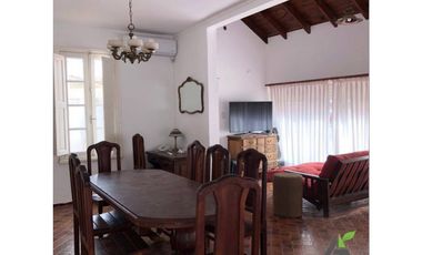 CASA CÉNTRICA FRENTE AL MAR (9 Chalet) COSTANERA esquina 11