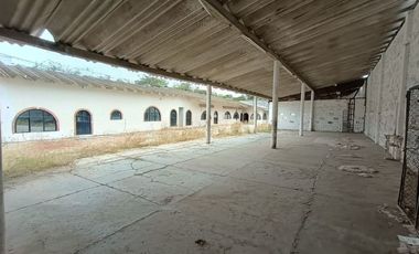 PROPIEDAD COMERCIAL EN EL CENTRO DE CUERNAVACA IDEAL PARA ACONDICIONAR NEGOCIO, COMO TIENDA, BODEGA, TALLER.