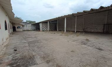 PROPIEDAD COMERCIAL EN EL CENTRO DE CUERNAVACA IDEAL PARA ACONDICIONAR NEGOCIO, COMO TIENDA, BODEGA, TALLER.