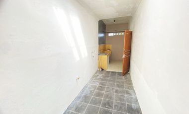 Rumah cantik di sumber Banyuanyar dekat jalan pleret
