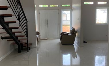 Dijual rumah lux 2 lantai 5 menit dr tol cempaka putih