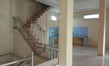 Di sewakan Rumah 3 Lantai di Bontang Kalimantan