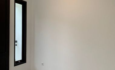 Disewakan atau Dijual Rumah 2 Lantai Di Pamulang