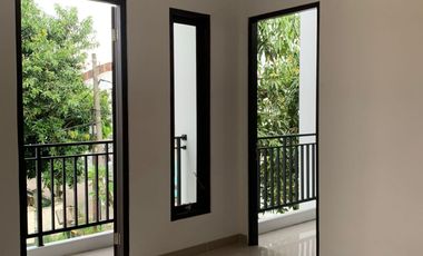 Disewakan atau Dijual Rumah 2 Lantai Di Pamulang