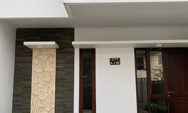 Disewakan atau Dijual Rumah 2 Lantai Di Pamulang