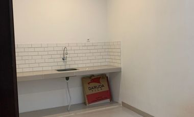 Disewakan atau Dijual Rumah 2 Lantai Di Pamulang