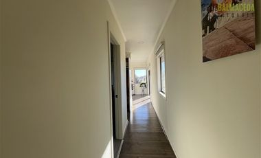 Casa en Venta en Impecable, 4 dormitorios, vista volcan Calbuco y Osorno, condominio