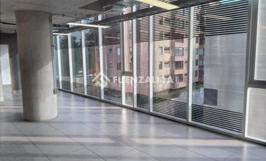 Oficina en Venta en Cam. El Alba con Padre Hurtado Central