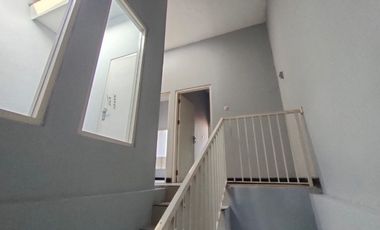 Rumah 2 Lantai modern di Tengah Kota Surabaya