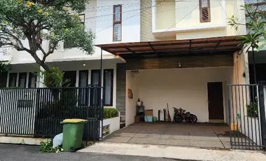 Di Sewakan Rumah 2 Lantai Dalam Komplek di Jl Simpang Tiga Kalibata