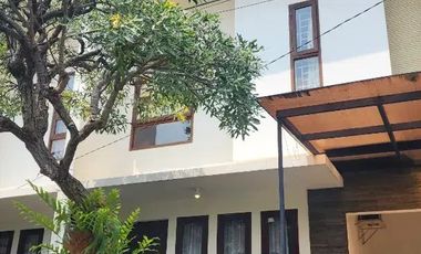 Di Sewakan Rumah 2 Lantai Dalam Komplek di Jl Simpang Tiga Kalibata