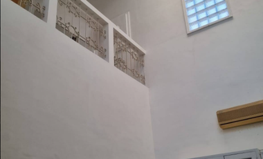 Disewakan Rumah Di Raya Darmo Baru Barat