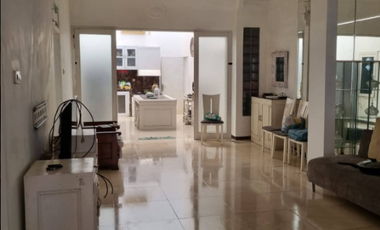 Disewakan Rumah Di Raya Darmo Baru Barat