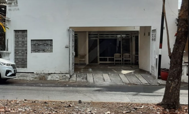 Disewakan Rumah Di Raya Darmo Baru Barat