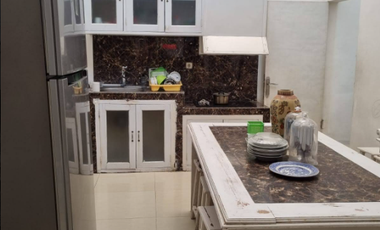 Disewakan Rumah Di Raya Darmo Baru Barat