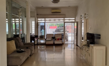 Disewakan Rumah Di Raya Darmo Baru Barat