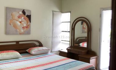 SEWA RUMAH BAGUS DI LIPPO CIKARANG ADA KOLAM RENANG NYA