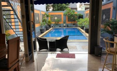 SEWA RUMAH BAGUS DI LIPPO CIKARANG ADA KOLAM RENANG NYA