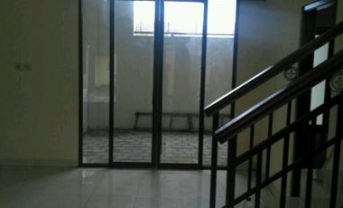 RUMAH 2 LANTAI & NYAMAN