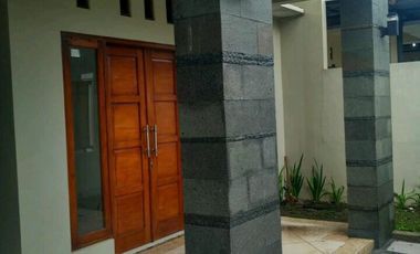 RUMAH 2 LANTAI & NYAMAN