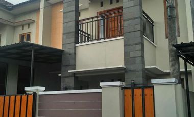 RUMAH 2 LANTAI & NYAMAN