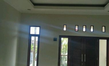 RUMAH 2 LANTAI & NYAMAN