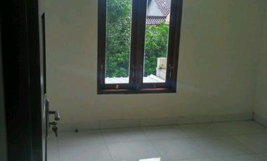 RUMAH 2 LANTAI & NYAMAN