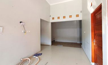 Rumah Bagus Siap Huni di Perum Cluster Gentan ada AC