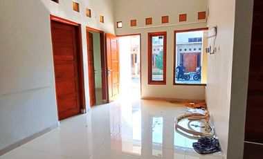 Rumah Bagus Siap Huni di Perum Cluster Gentan ada AC