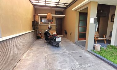 Rumah Bagus Full Furnish di Cluster Gentan Siap Huni